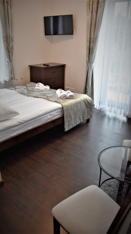Willa Rozana - Apartamenty I Pokoje Goscinne Sandomierz Ngoại thất bức ảnh